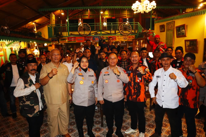 Sinergi Pasca Lebaran, Kapolres Metro Bekasi Rangkul Ormas dan LSM dalam Halal Bihalal