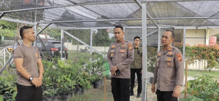 Polres Kampar Lestarikan Lingkungan, Wakapolres Pantau Kondisi Bank Pohon Setia, Kompol Rizki: Investasi Masa Depan!