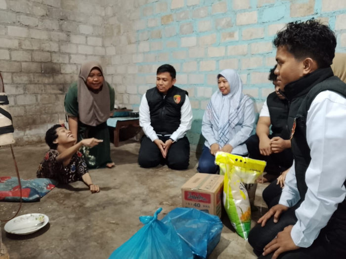 Sentuhan Humanis di Tengah Kerasnya Hidup: Polsek Tapung Hulu Ketuk Pintu Rumah Yatim Piatu Disabilitas
