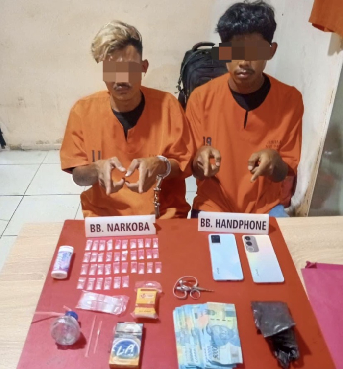 Satresnarkoba Polres Kampar Tangkap Dua Pelaku Narkoba di Pantai Cermin