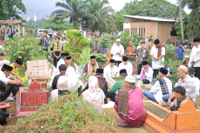 Kapolres Kampar Hadir Amankan Ziarah Kubur & Ayi Ayo Onam, 5000 Warga Ikut Berpartisipasi