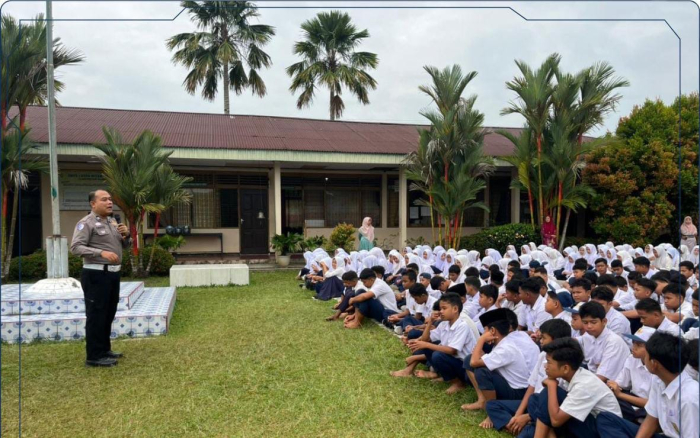 Polres Kampar Ajak Pelajar SMP N 1 Kuok Jadi Pelopor Keselamatan Berlalu Lintas!