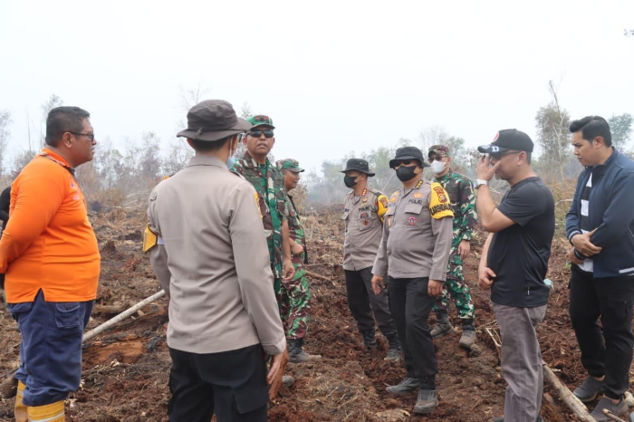 Danrem 031/Wira Bima Tinjau Langsung Pemadaman Karhutla di Dumai, Sinergitas TNI-Polri dan Pemda Diperkuat