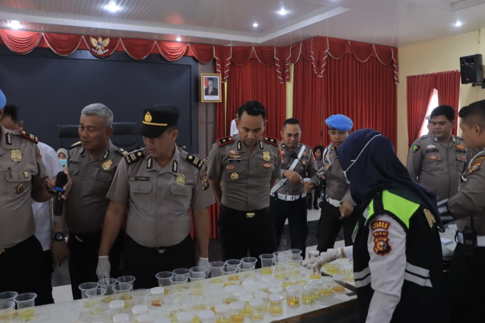 Polres Kampar Gelar Tes Urine Dadakan, Kapolres: Tindak Tegas Anggota Terlibat Narkoba !