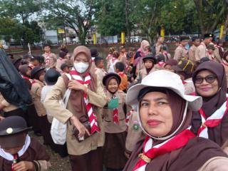 SDN 010 Sei Beringin Tanamkan Semangat Pramuka melalui Upacara HUT ke 64 di lapangan gajah mada